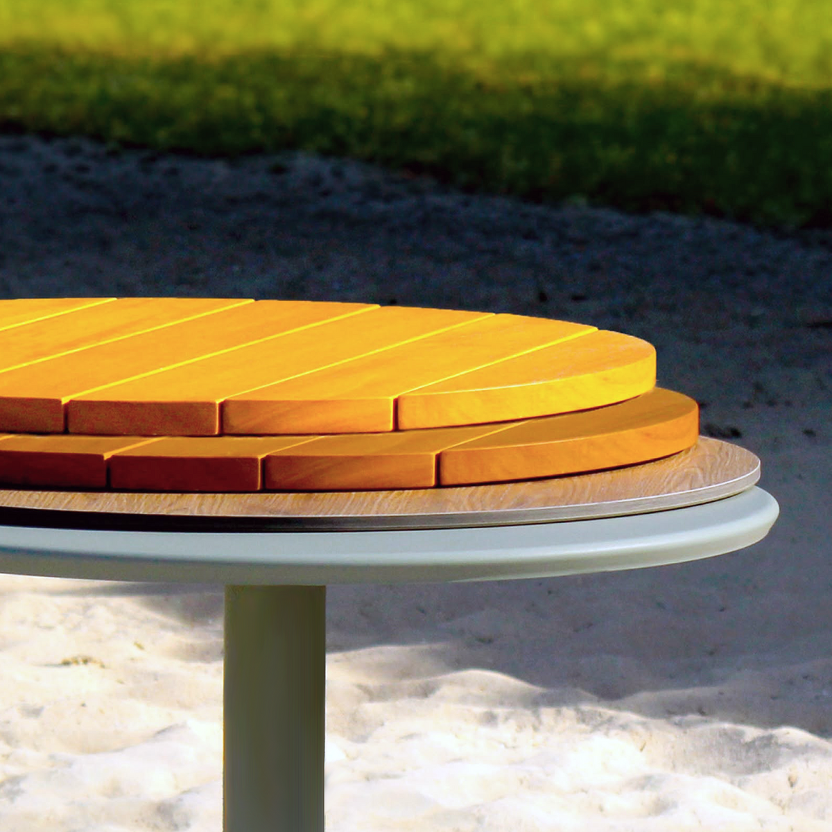 ADICO PLANA ROUND TABLE STEEL