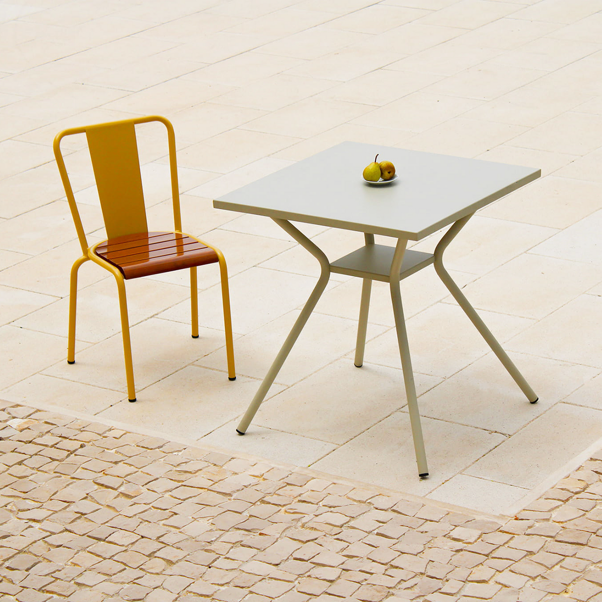 ADICO ALVA SQUARE TABLE
