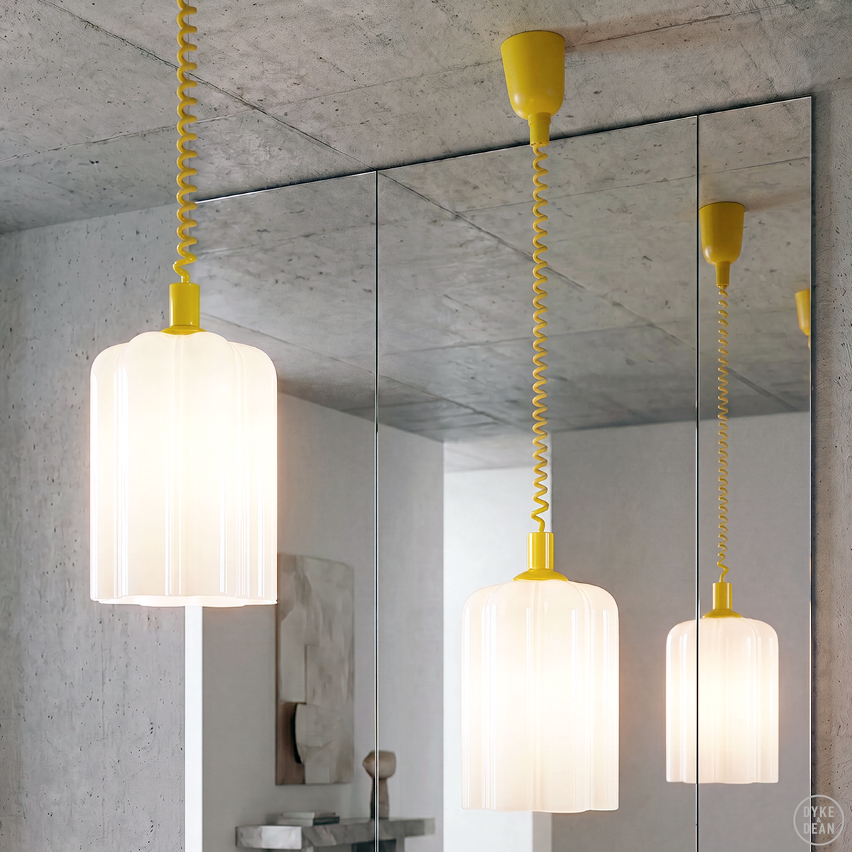 DECO OPALINE RETRACTABLE CORD LIGHT