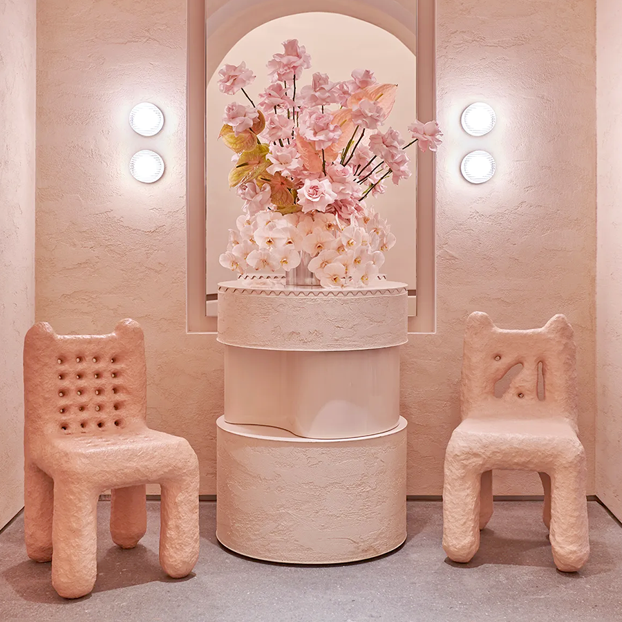 RIPPLE SCONCE WANDLEUCHTE, KLAR, MIT SCHWARZEM SOCKEL