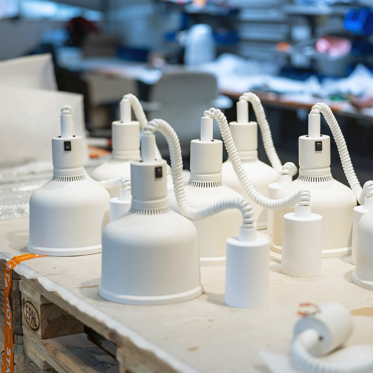 WHITE STAY HOT HEAT LAMP PENDANT FOCUS MS CORD