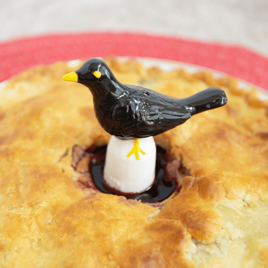 CERAMIC BLACKBIRD PIE VENT PIE BIRD - DYKE & DEAN