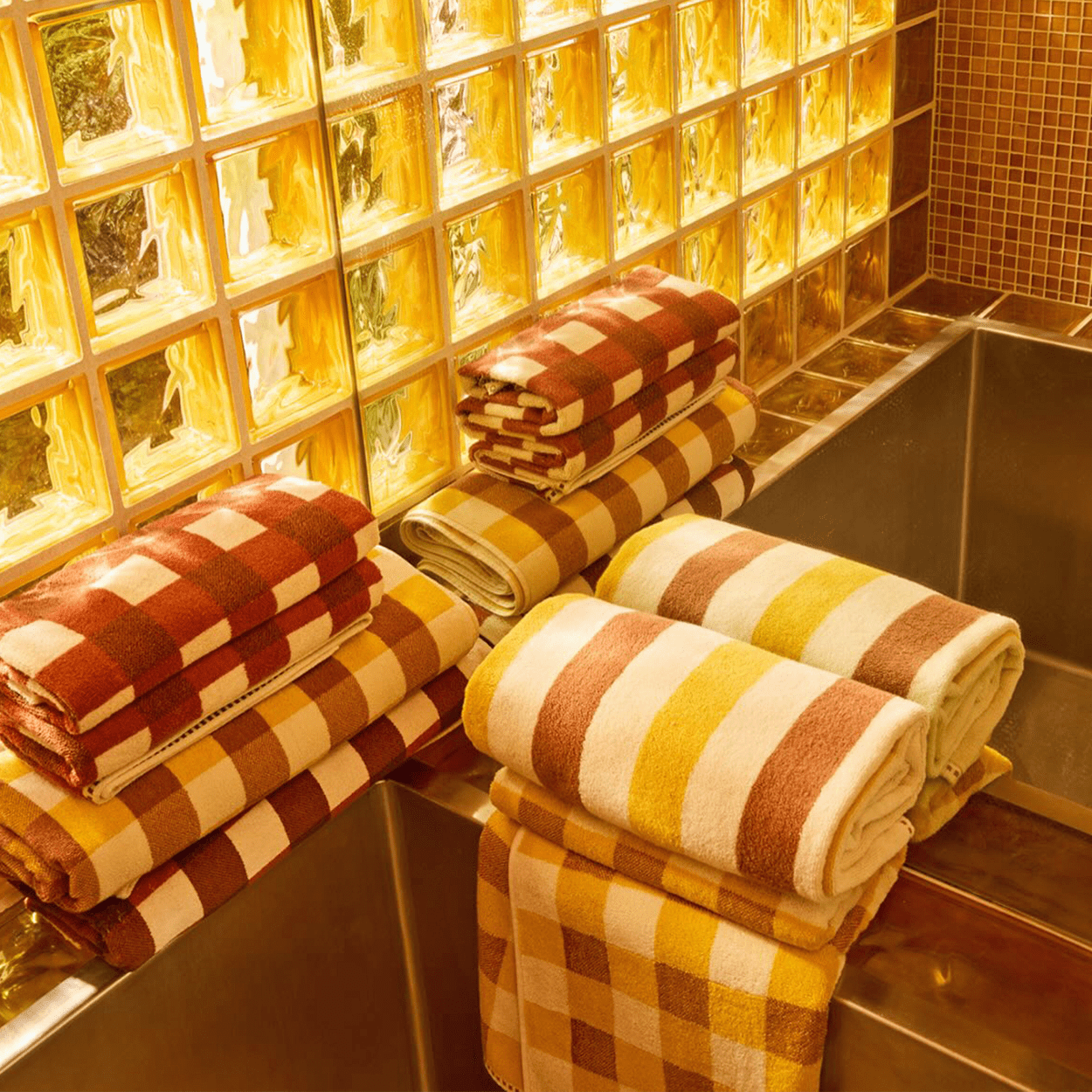 CHECK BATH SHEET TOWEL CHOCOLATE - DYKE & DEAN