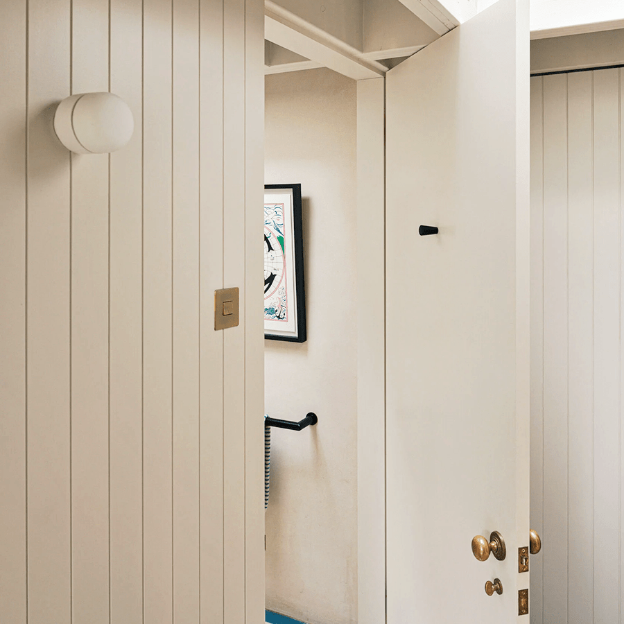 IFO ELECTRIC 100/110 PORCELAIN WHITE IP44 - DYKE & DEAN