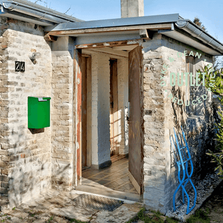 NORWEGIAN DOMESTIC POST BOX GREEN OUTLET - DYKE & DEAN