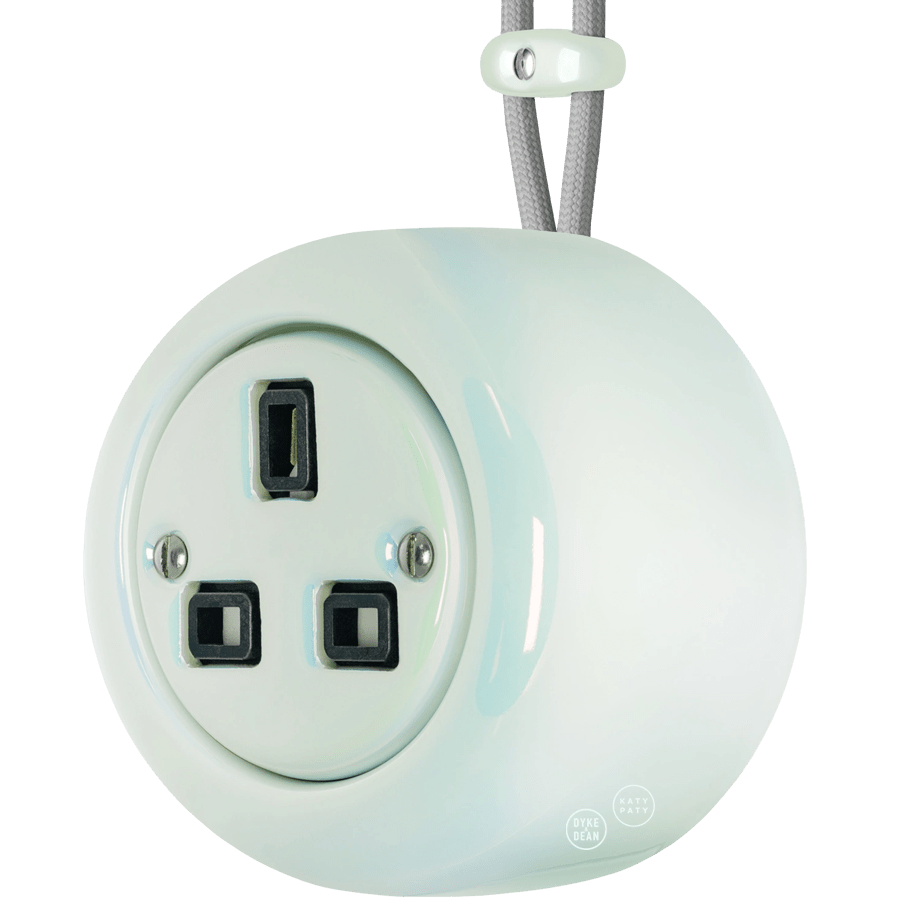 PORCELAIN ROUND SURFACE MOUNTED UK SOCKET CONCHA - DYKE & DEAN