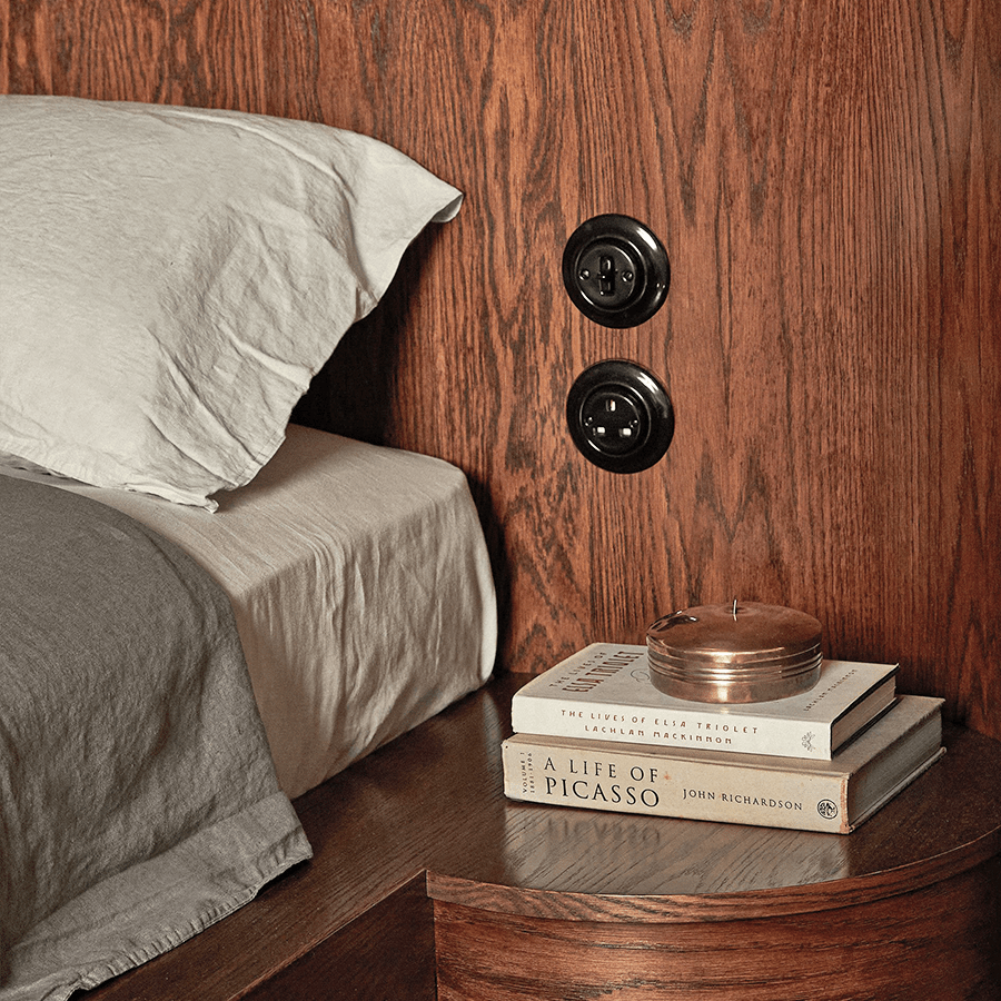 PORCELAIN WALL SOCKET GREY UK - DYKE & DEAN