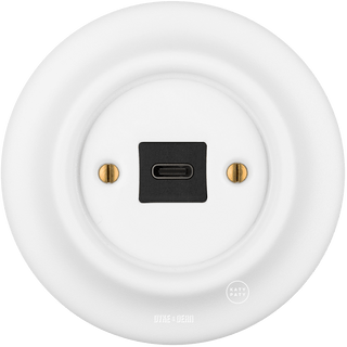 PORCELAIN WALL USB - C CHARGER SOCKET MATT WHITE - DYKE & DEAN