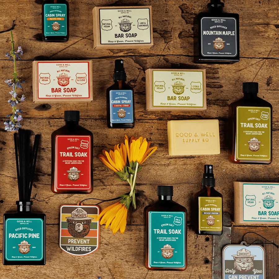 SMOKEY BEAR TRAIL BATH SOAK HERBS & LIME - DYKE & DEAN