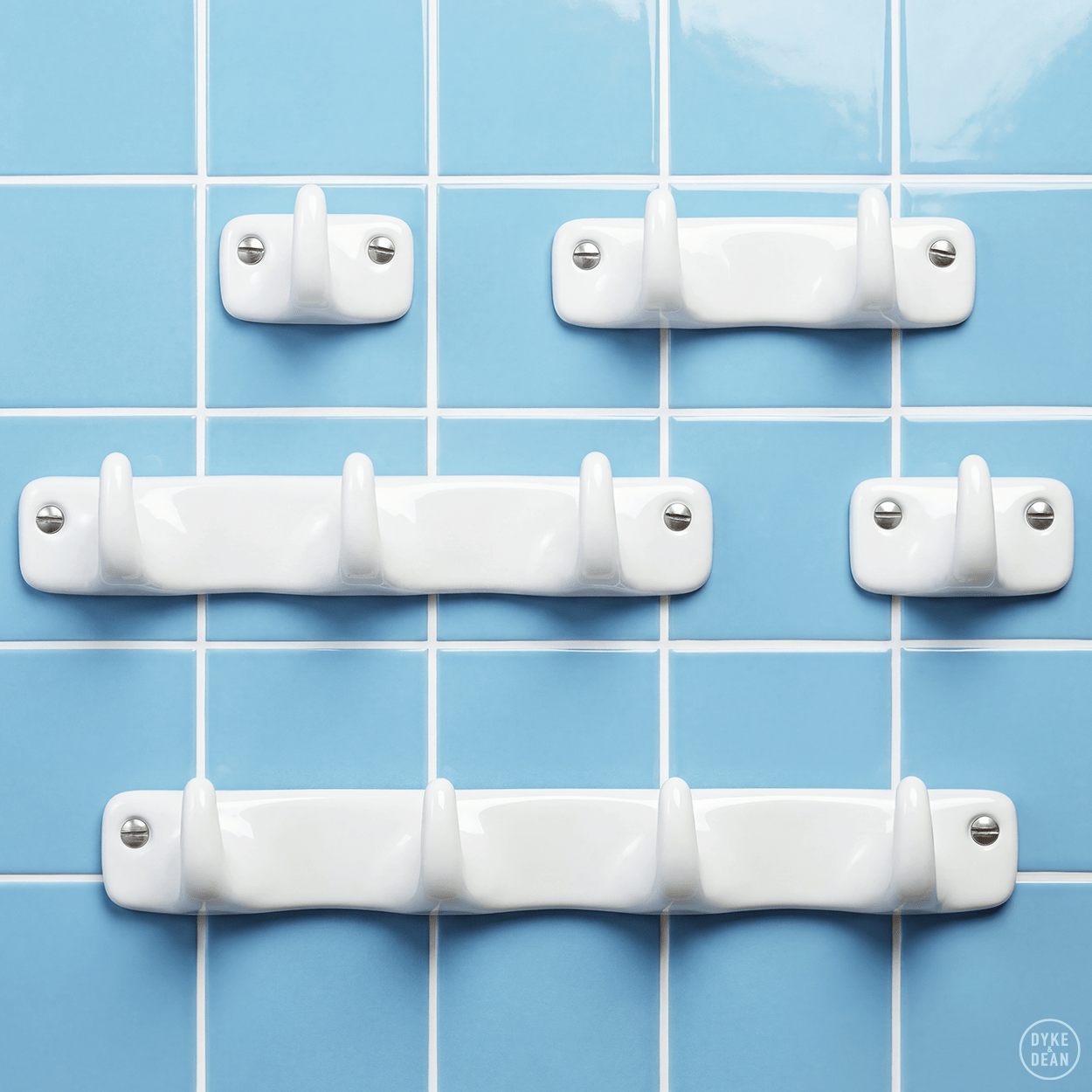 WHITE PORCELAIN HOOK 1 - DYKE & DEAN