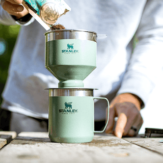 CAMP MUG HAMMERTONE GREEN - DYKE & DEAN